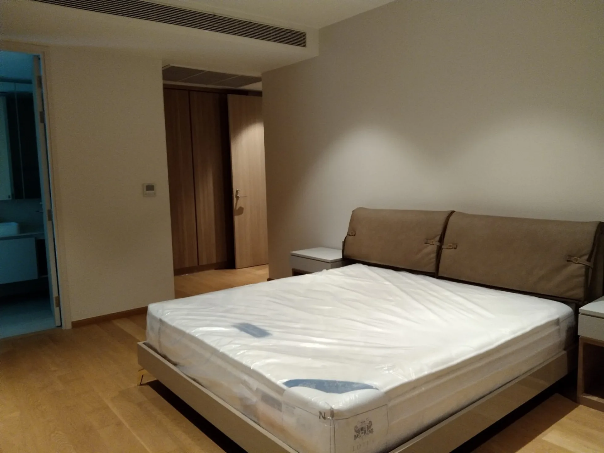 Property photos for Supreme Legend