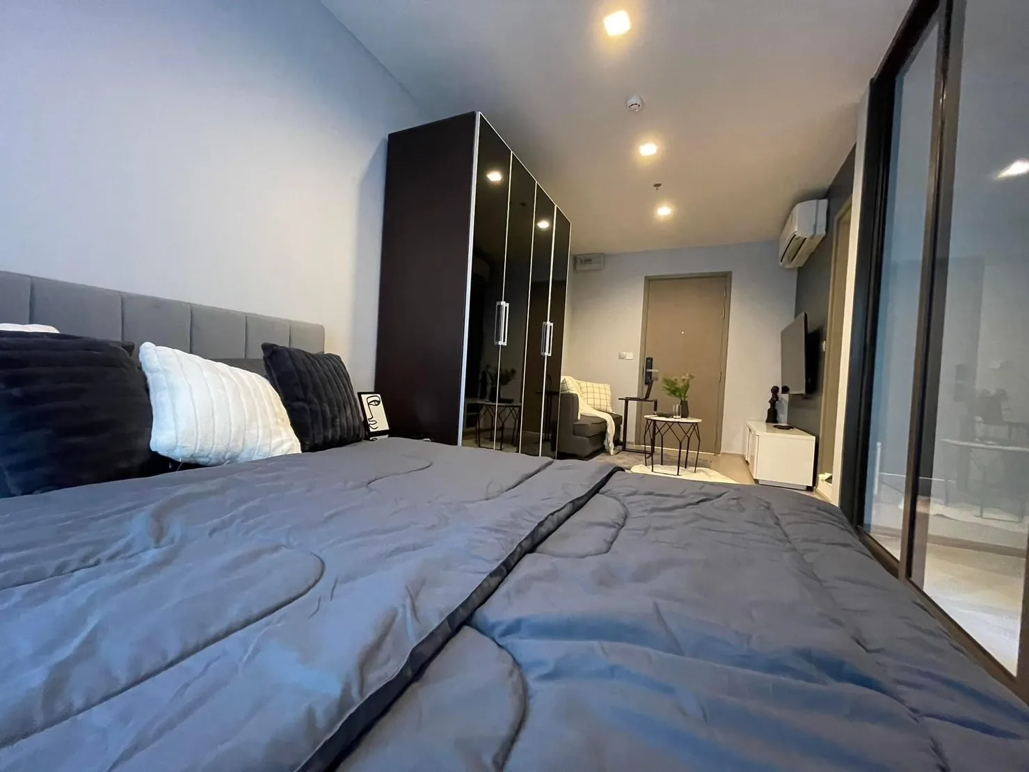Property photos for Life Asoke Hype