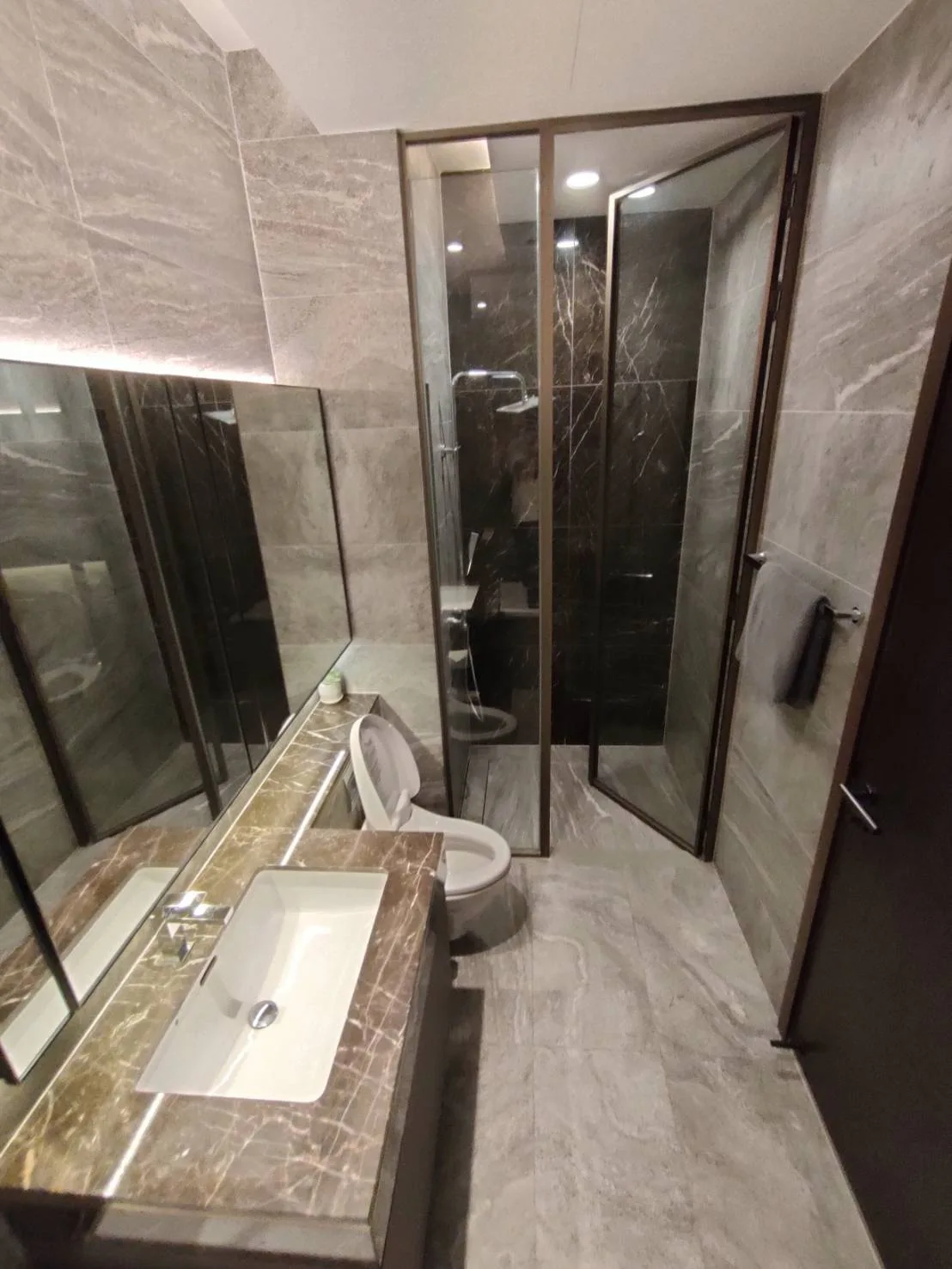 Property photos for The Esse Sukhumvit 36