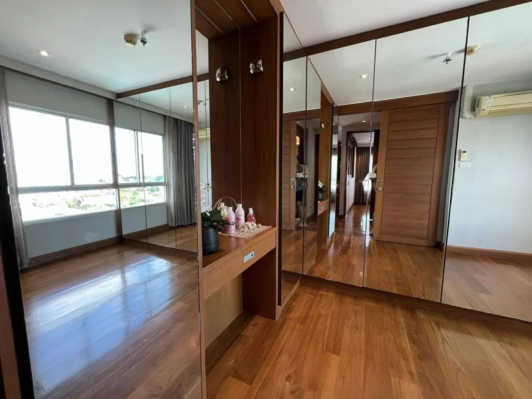 Property photos for Lumpini Place Rama 8