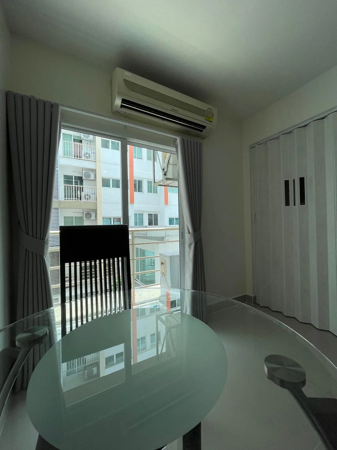 Property photos for Metro Park Sathorn