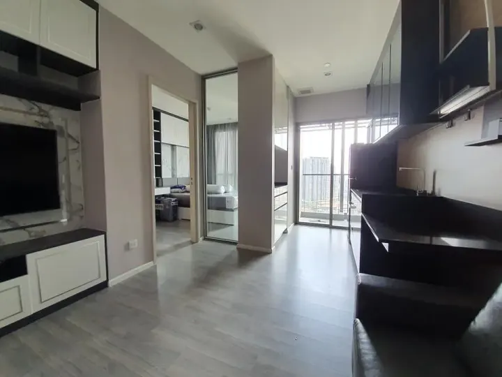 Property photos for The Room Sathorn - St.Louis