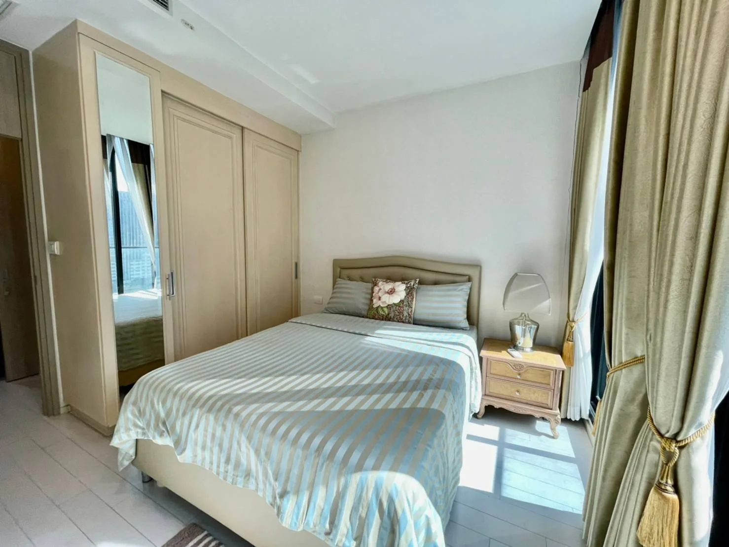 Property photos for Noble Ploenchit