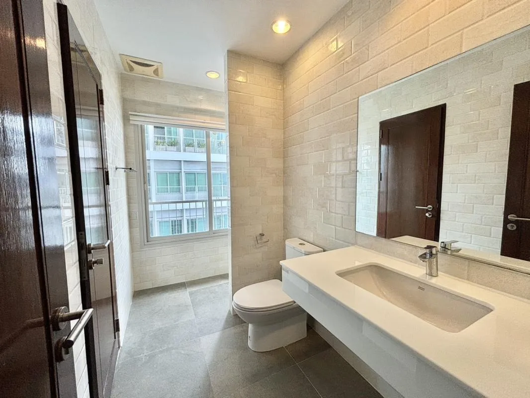 Property photos for Noble Ora