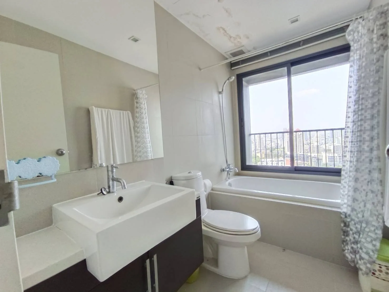 Property photos for Noble Remix