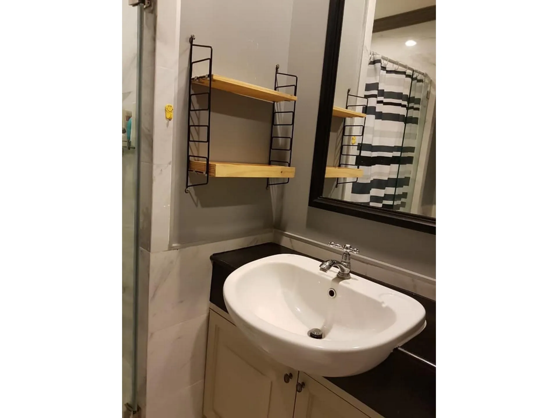 Property photos for The Reserve - Kasemsan 3
