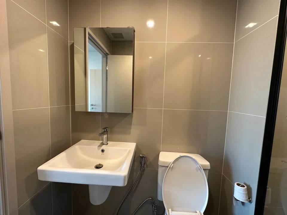 Property photos for The Base Phetchaburi-thonglor