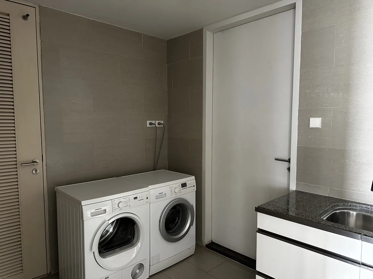 Property photos for The Met