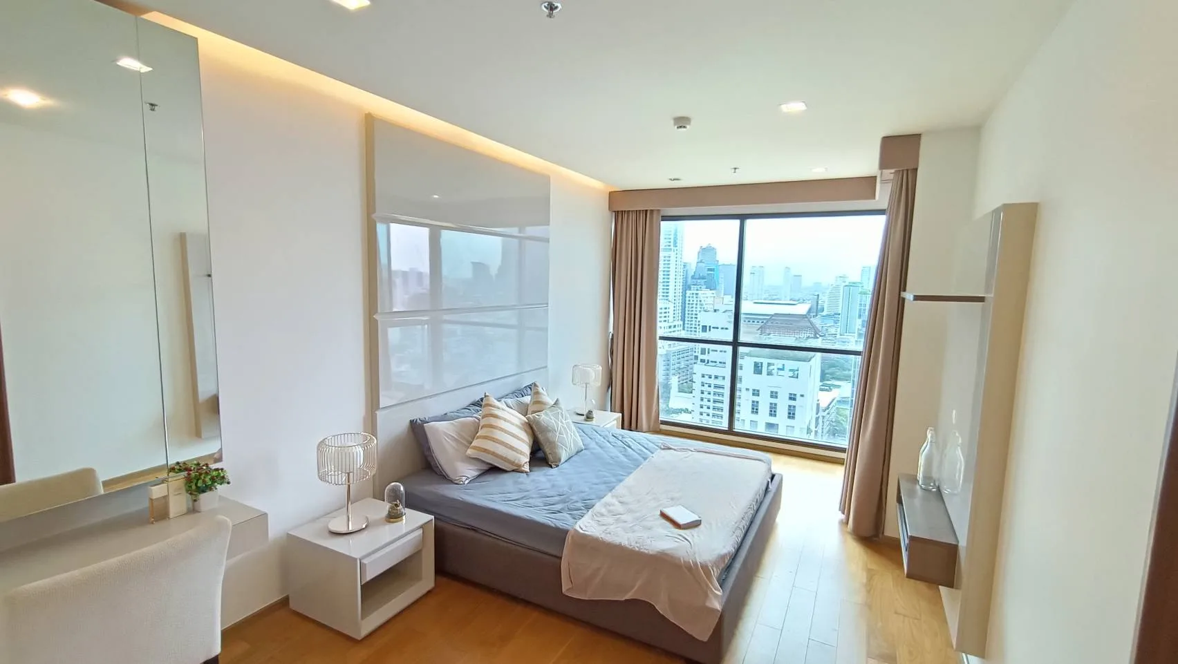 Property photos for The Address Sathorn