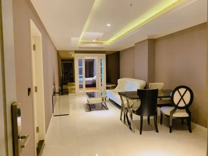 Property photos for State Tower