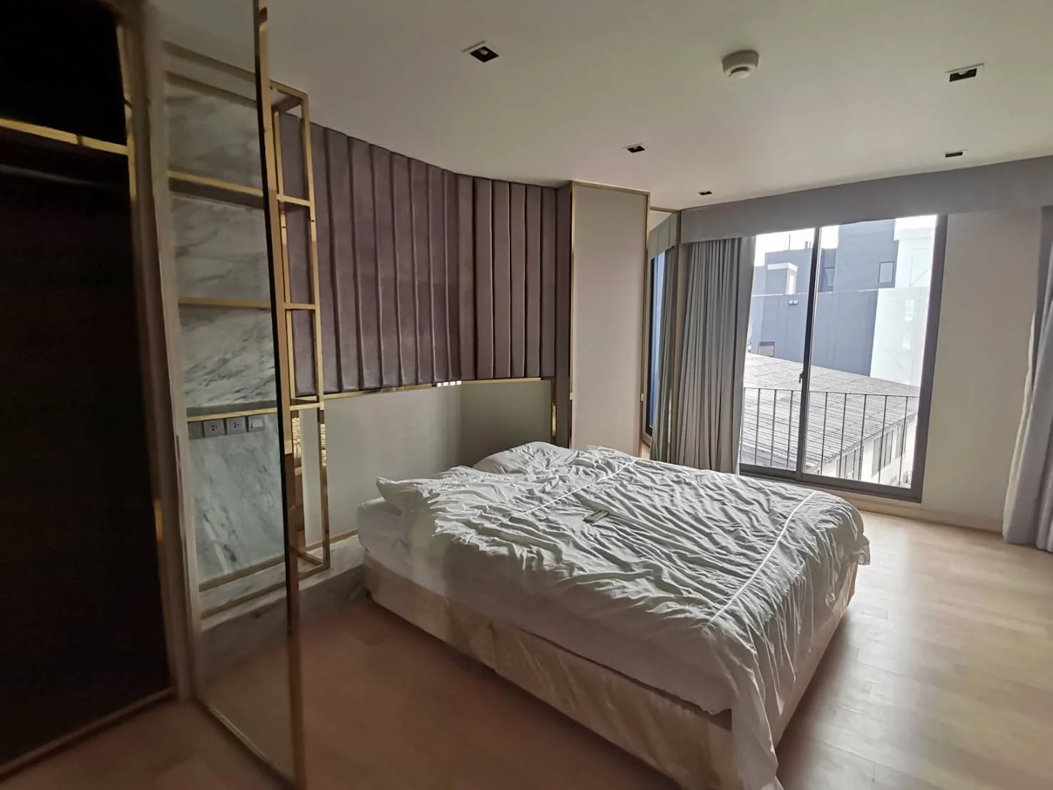 Property photos for Arna Ekamai