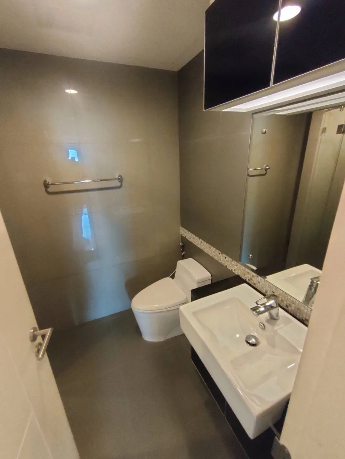 Property photos for The Crest Sukhumvit 34
