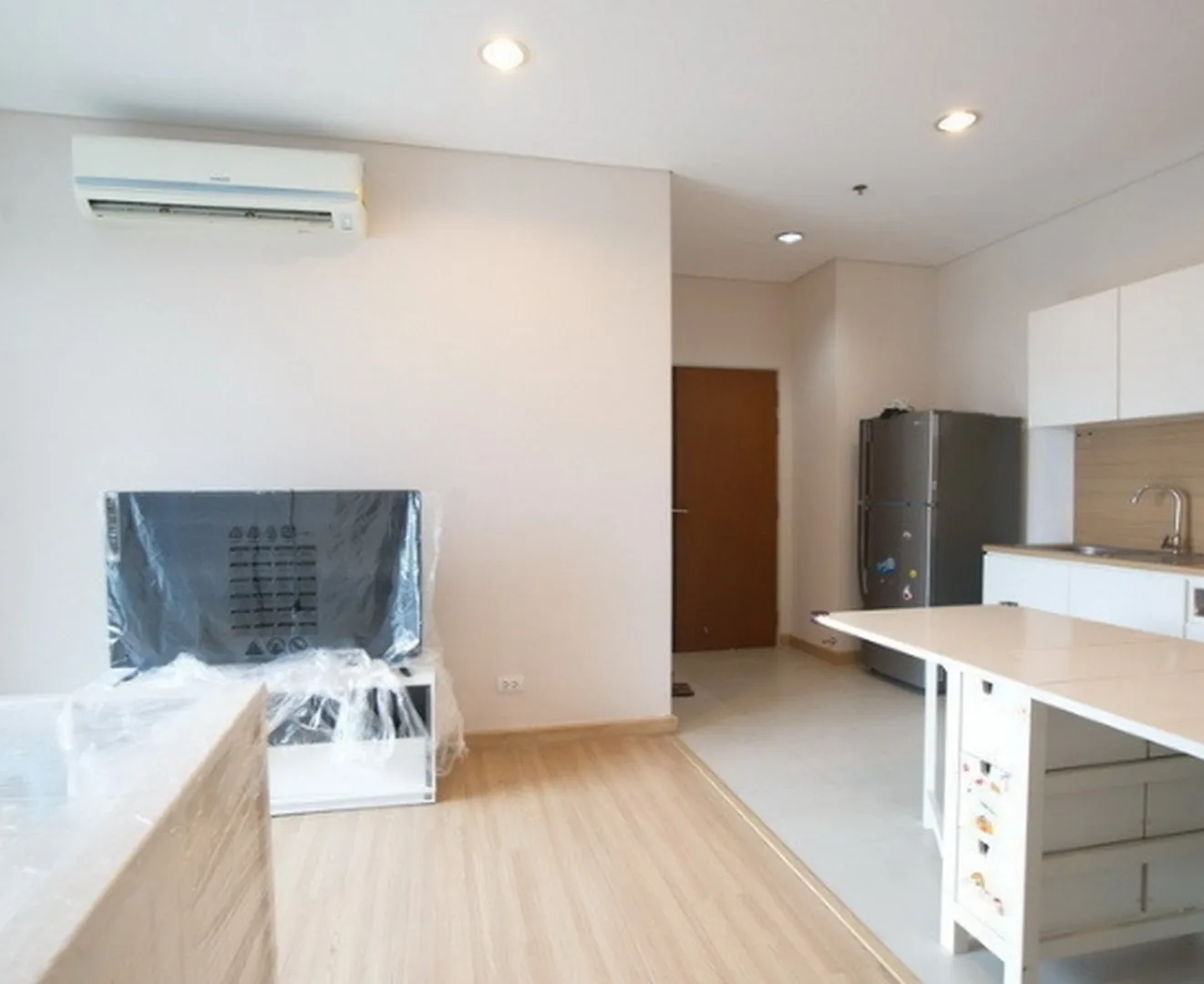Property photos for Intro Phaholyothin - Pradipat