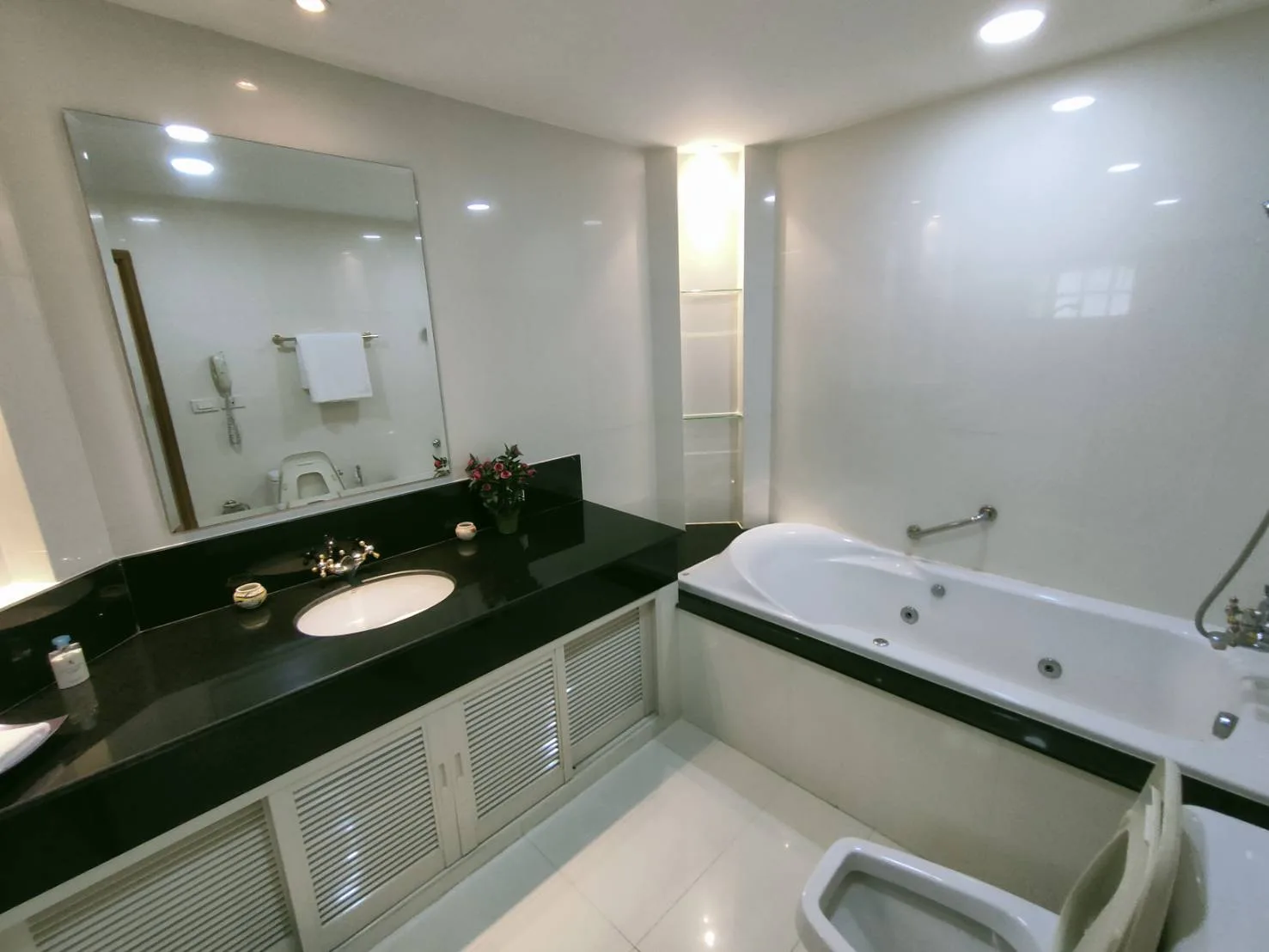 Property photos for Empire Sawasdee