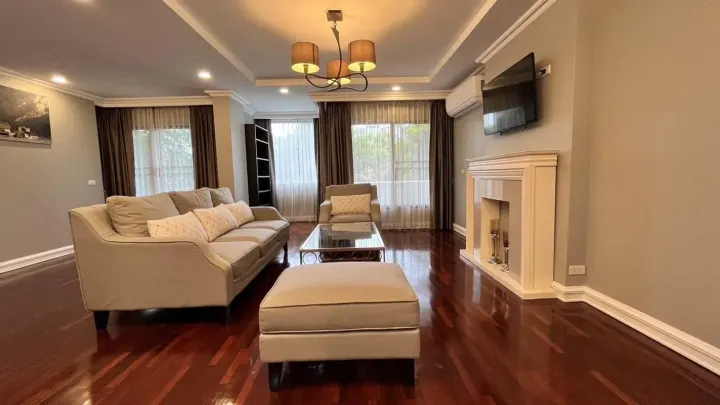 Property photos for Yen Akard Garden