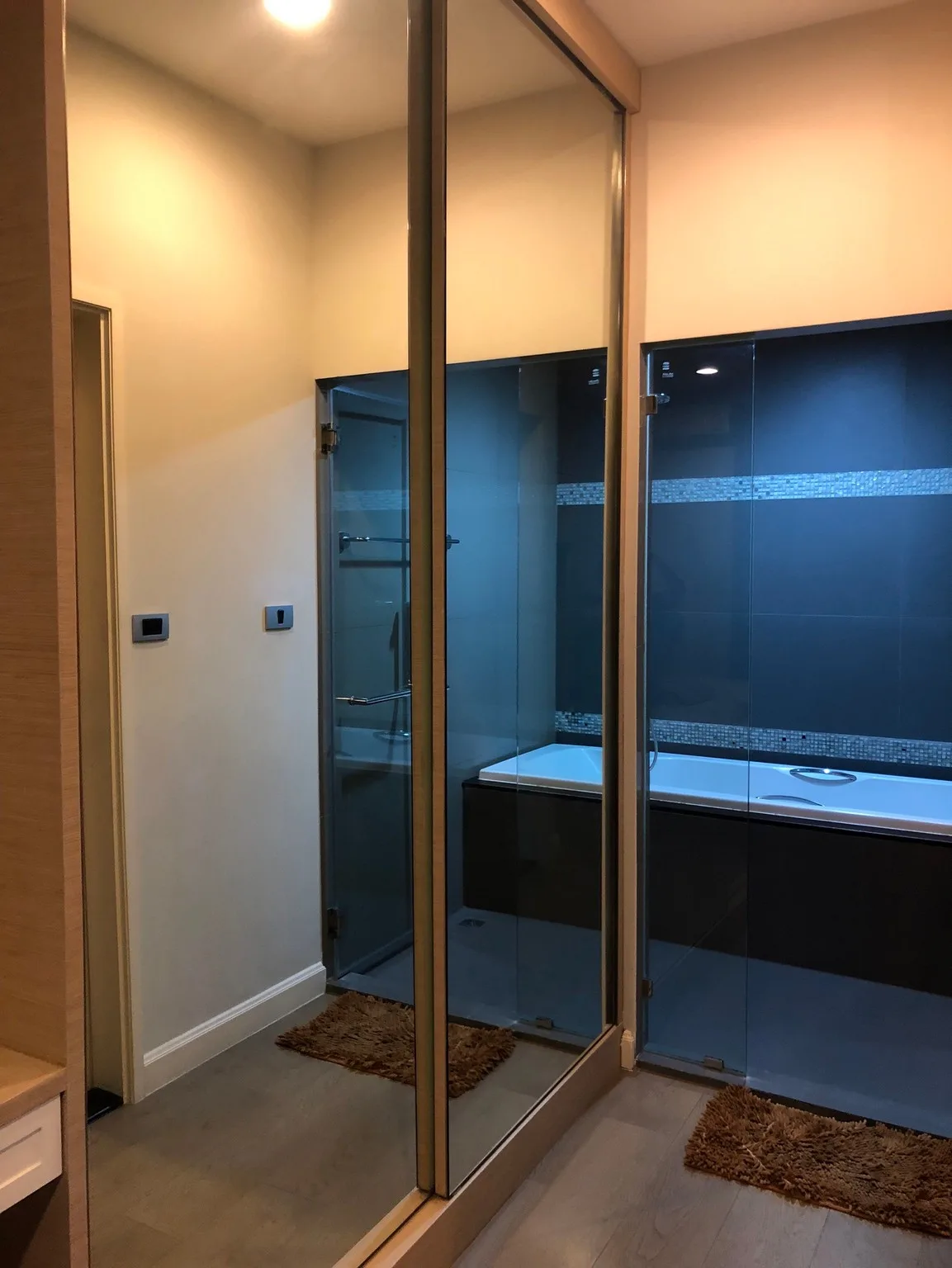 Property photos for The Crest Sukhumvit 34