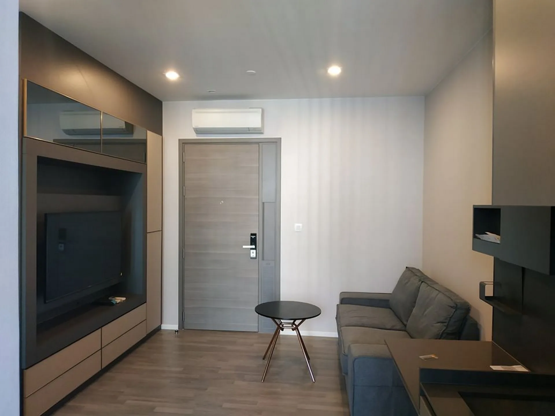 Property photos for The Room Sukhumvit 69