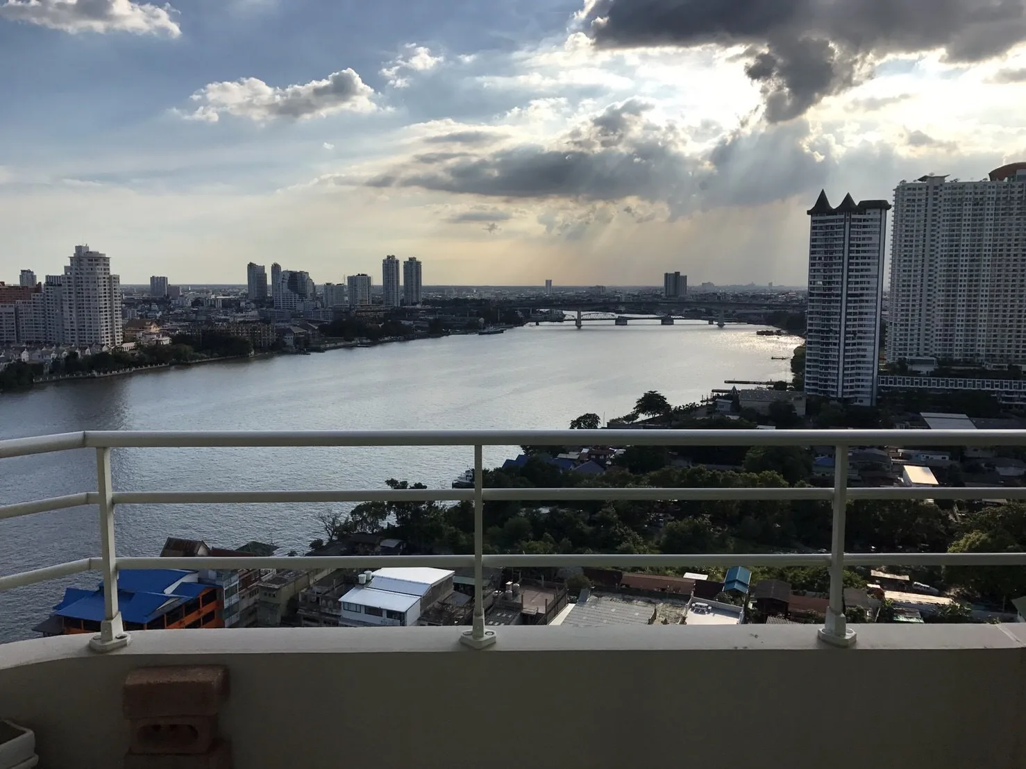 Property photos for Watermark Chaophraya