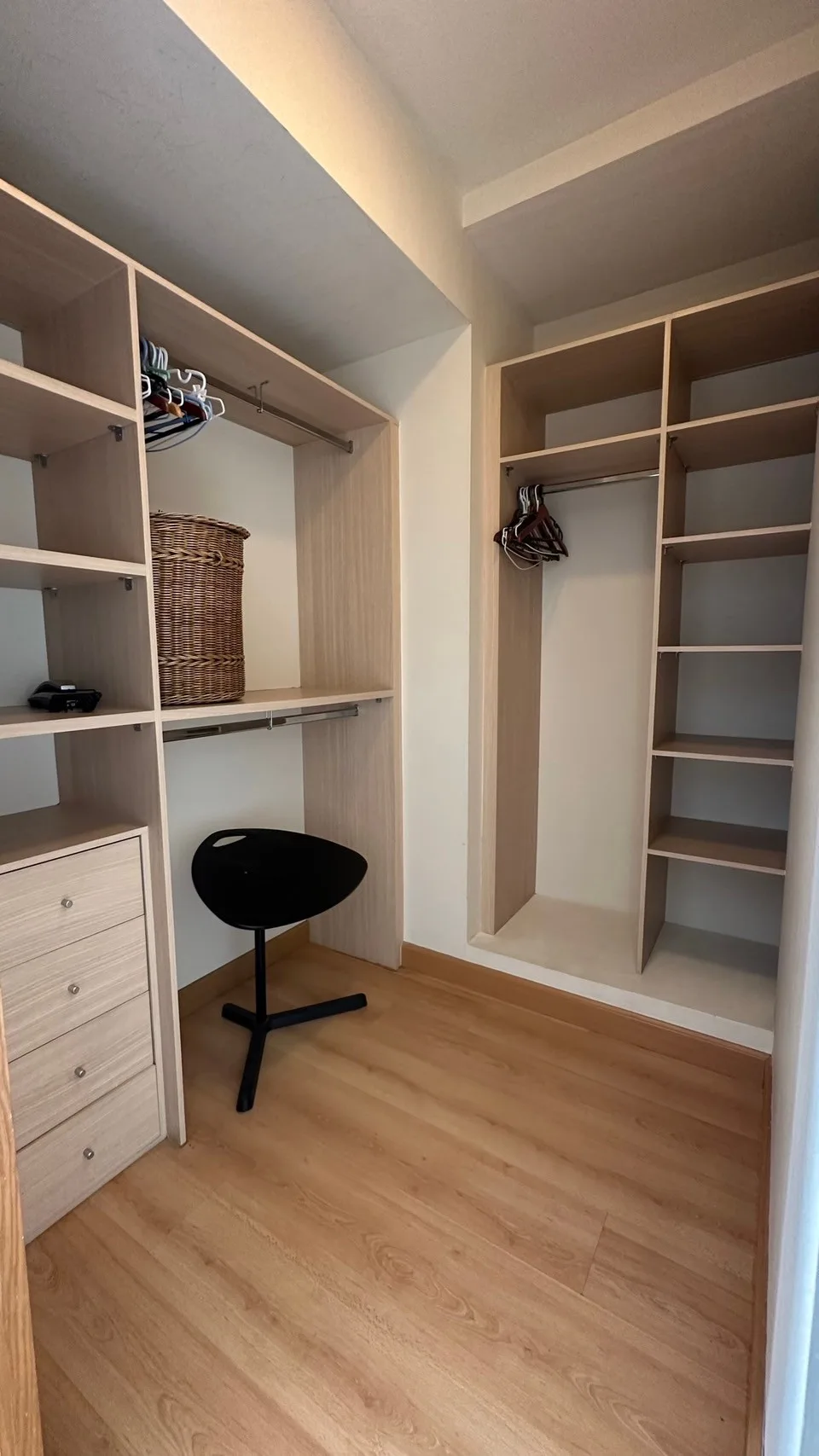 Property photos for Langsuan Ville