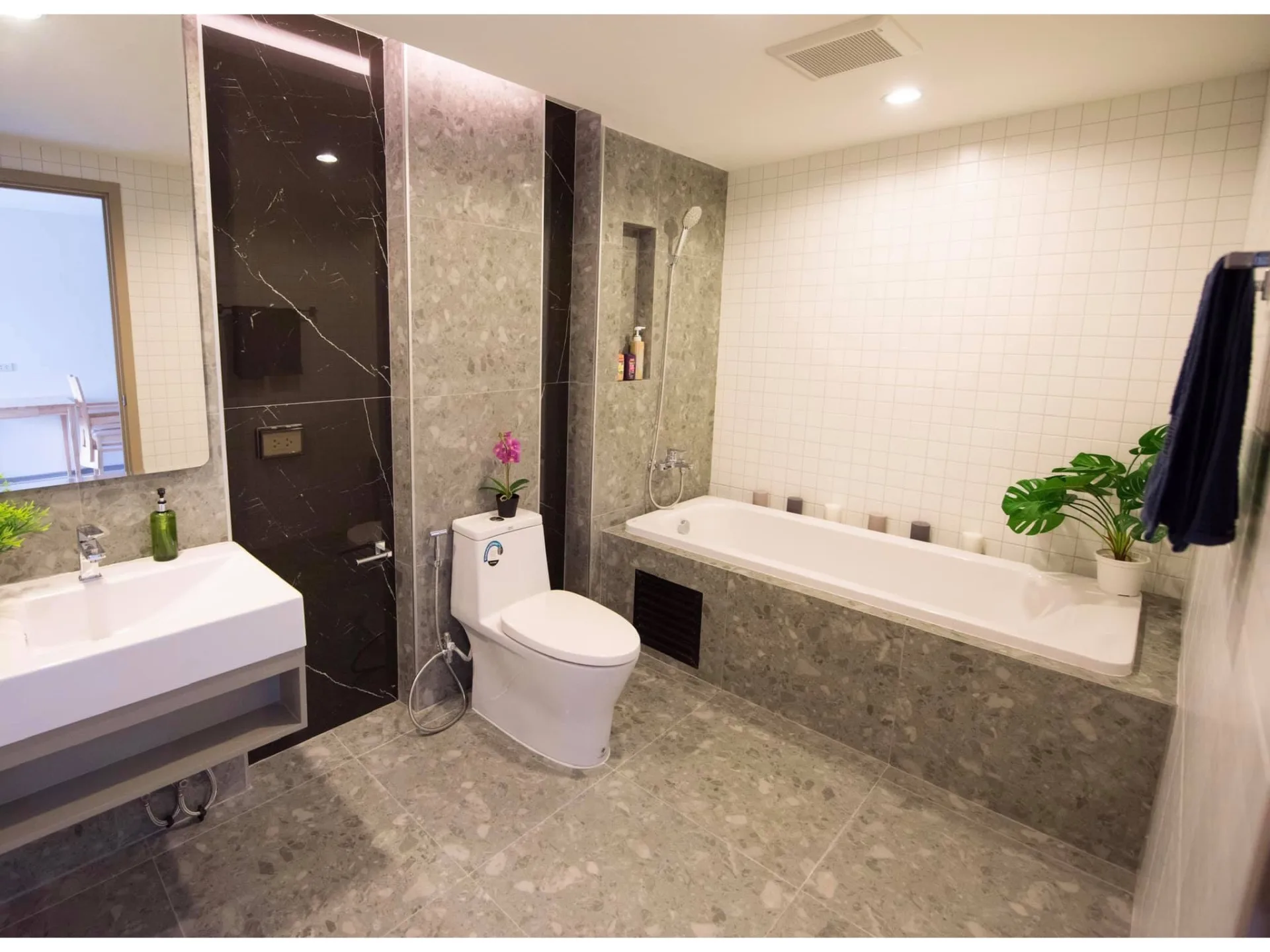 Property photos for The Greenston Thonglor Residence