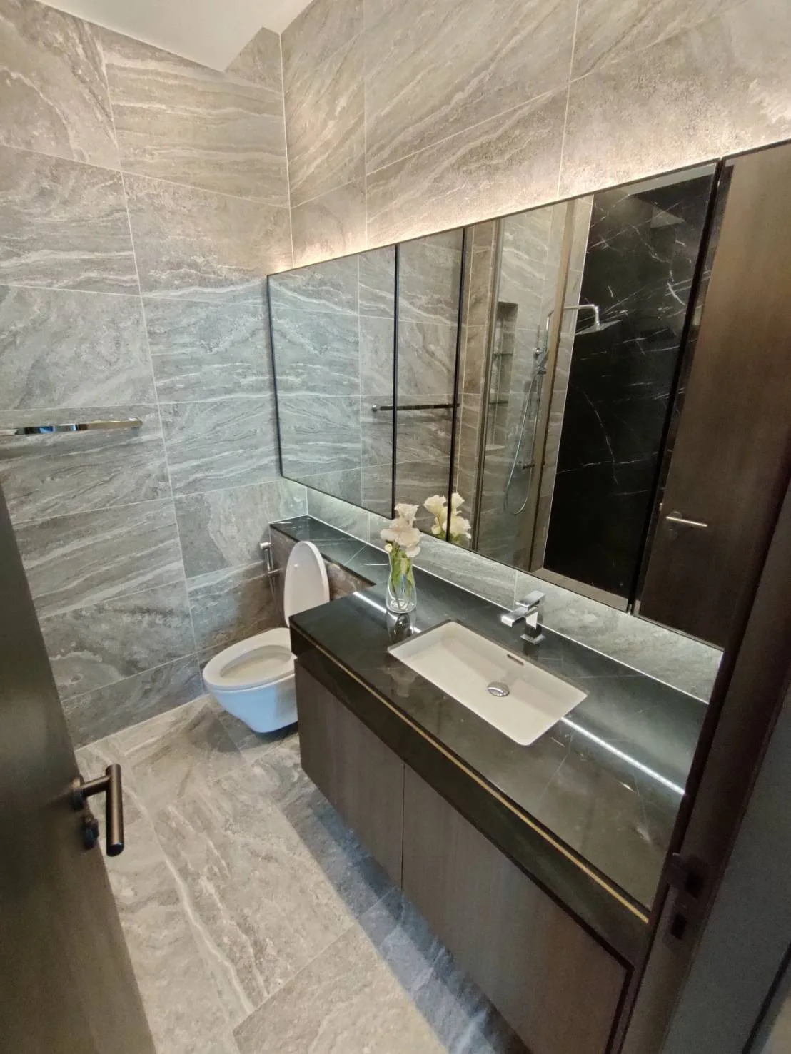 Property photos for The Esse Sukhumvit 36
