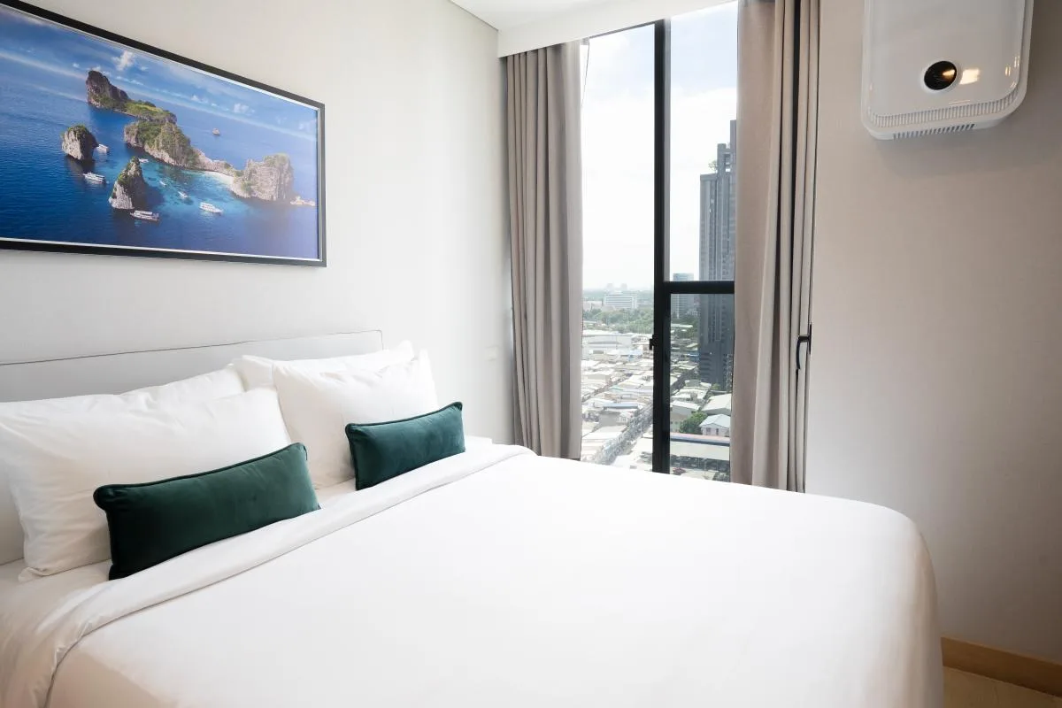 Property photos for Siamese Exclusive Queens