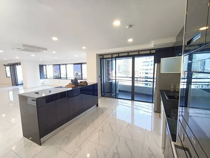 Property photos for Moon Tower