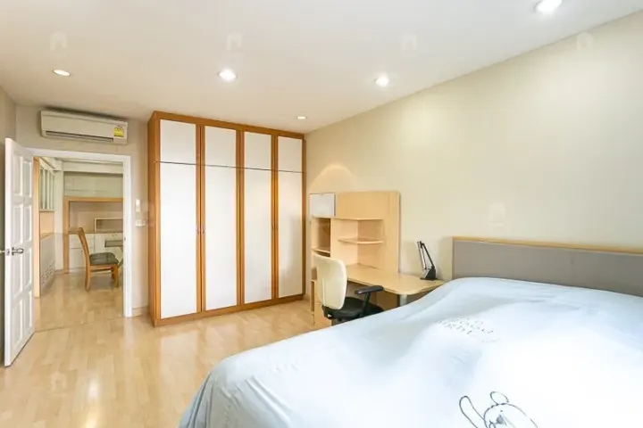 Property photos for Royal Castle