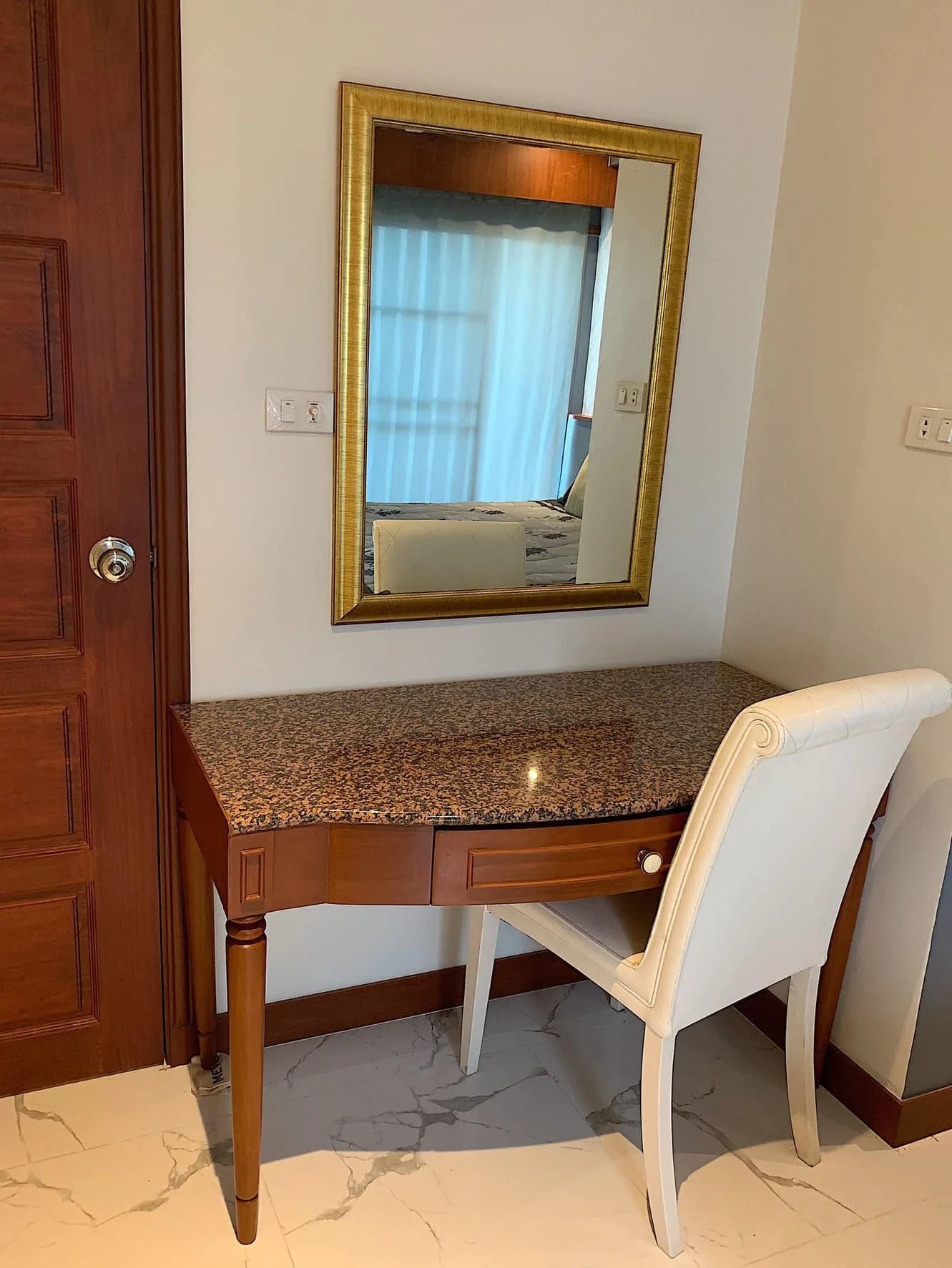 Property photos for Saranjai Mansion