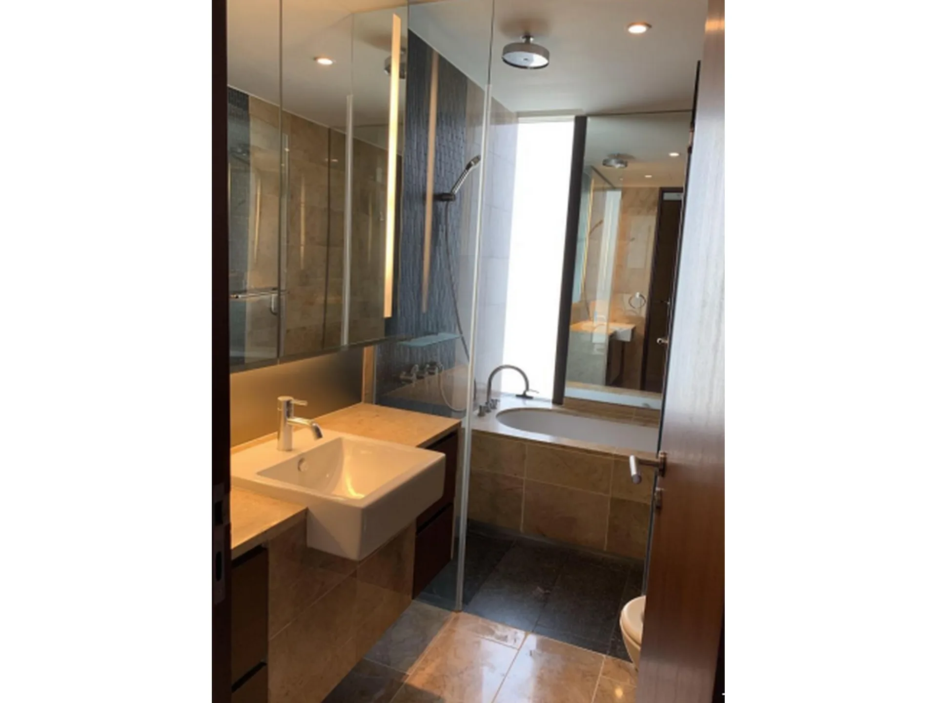 Property photos for Hansar Rajdamri