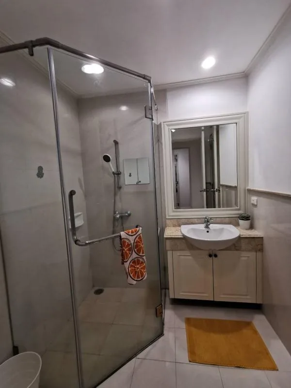 Property photos for La Vie En Rose Place