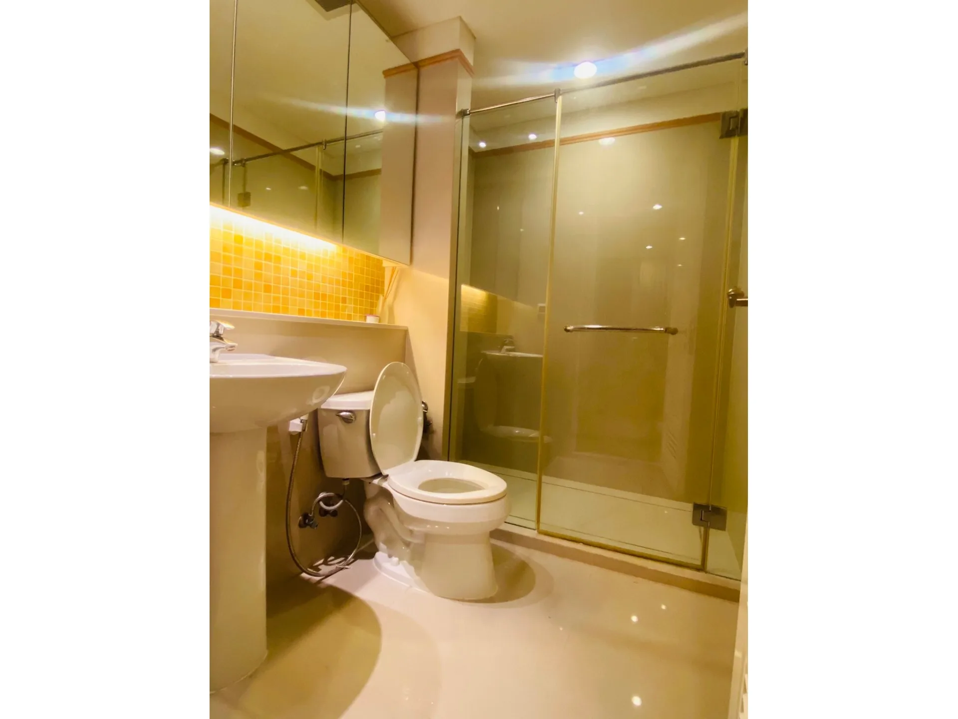 Property photos for Aguston Sukhumvit 22