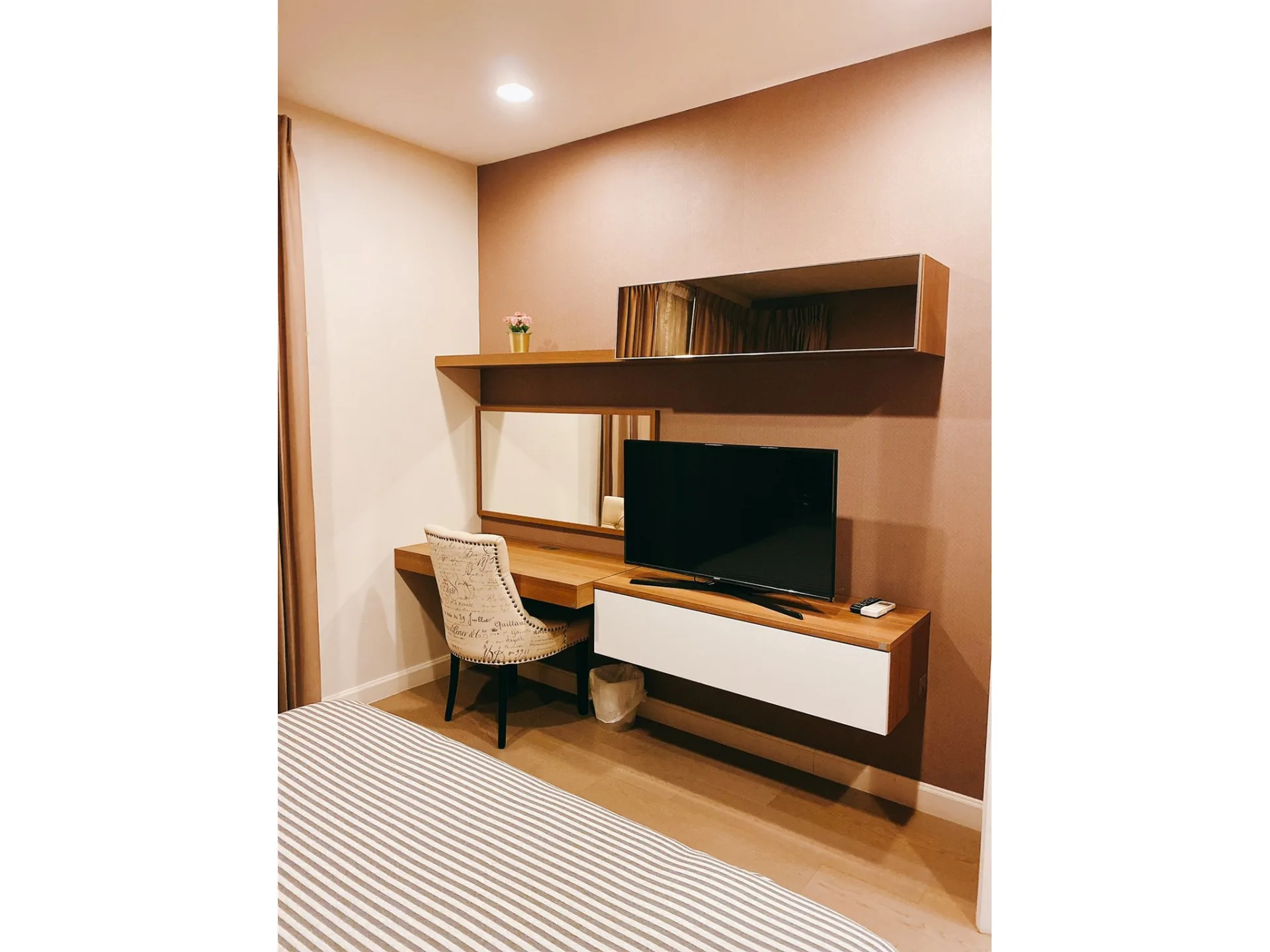 Property photos for The Crest Sukhumvit 34