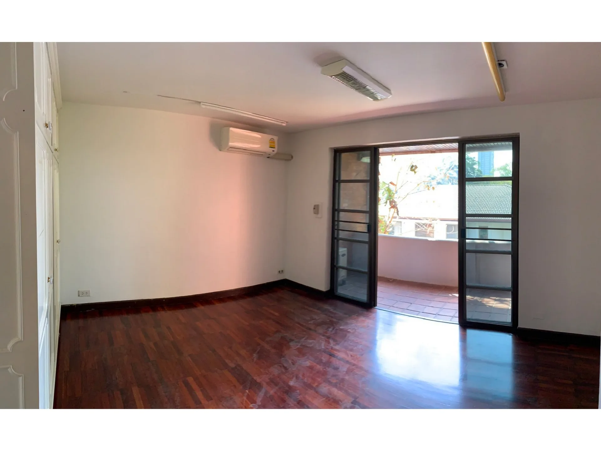 Property photos for Single House Soi Ruamrudee