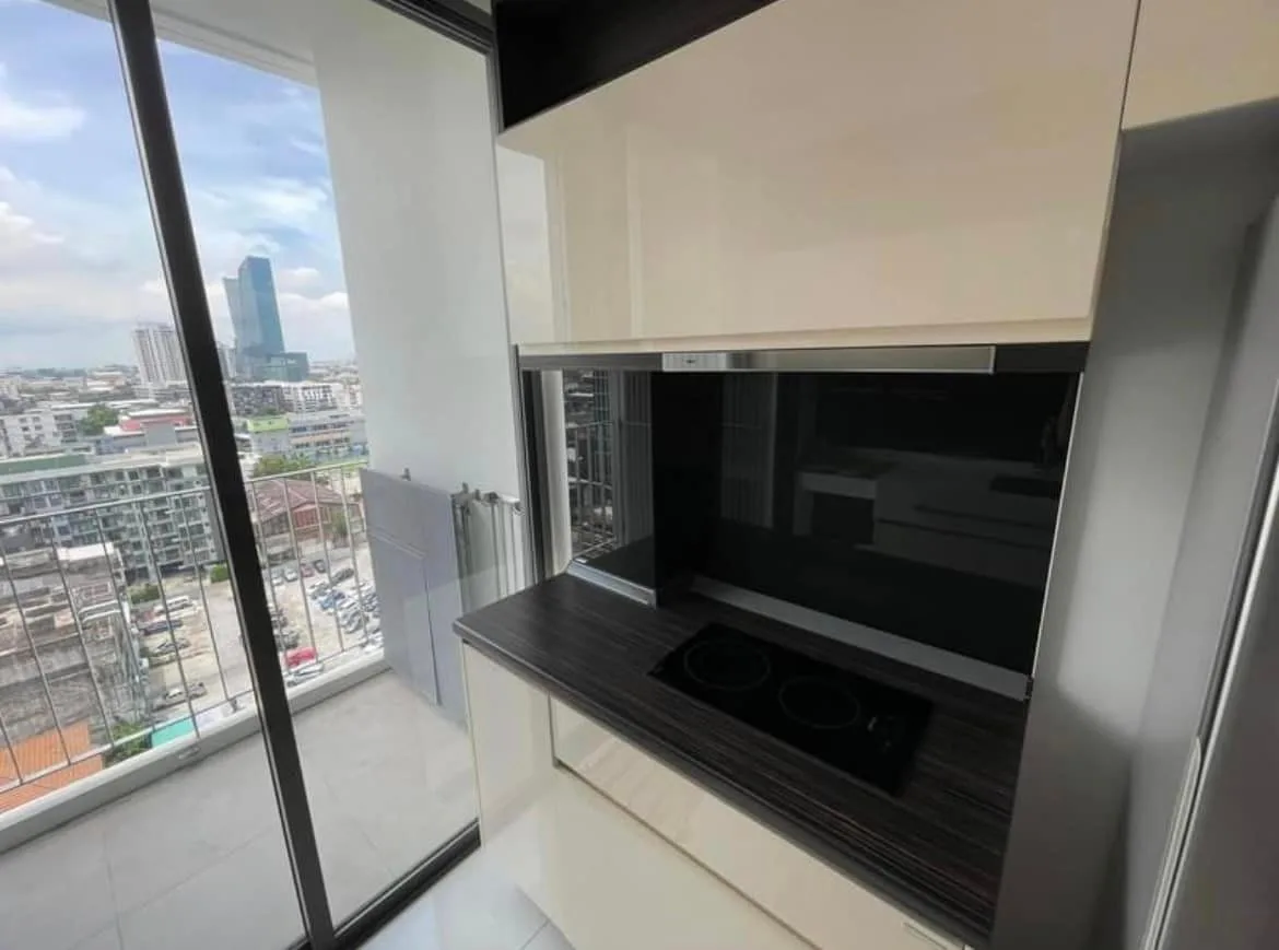 Property photos for The Room Sukhumvit 62
