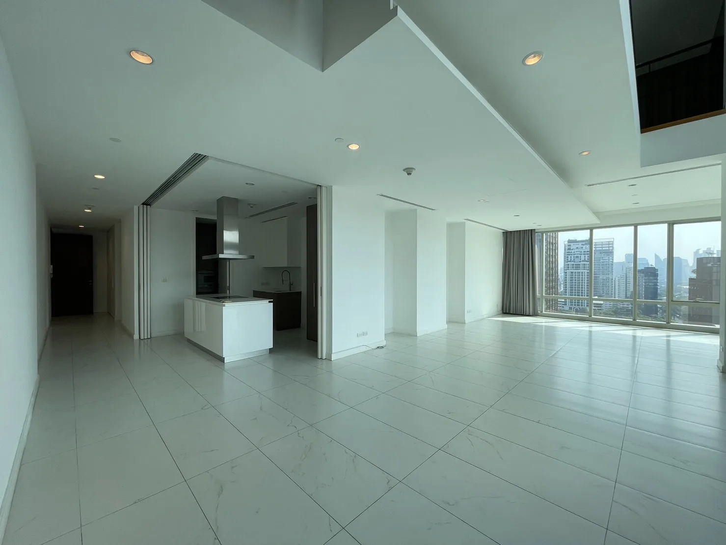 Property photos for 185 Rajadamri