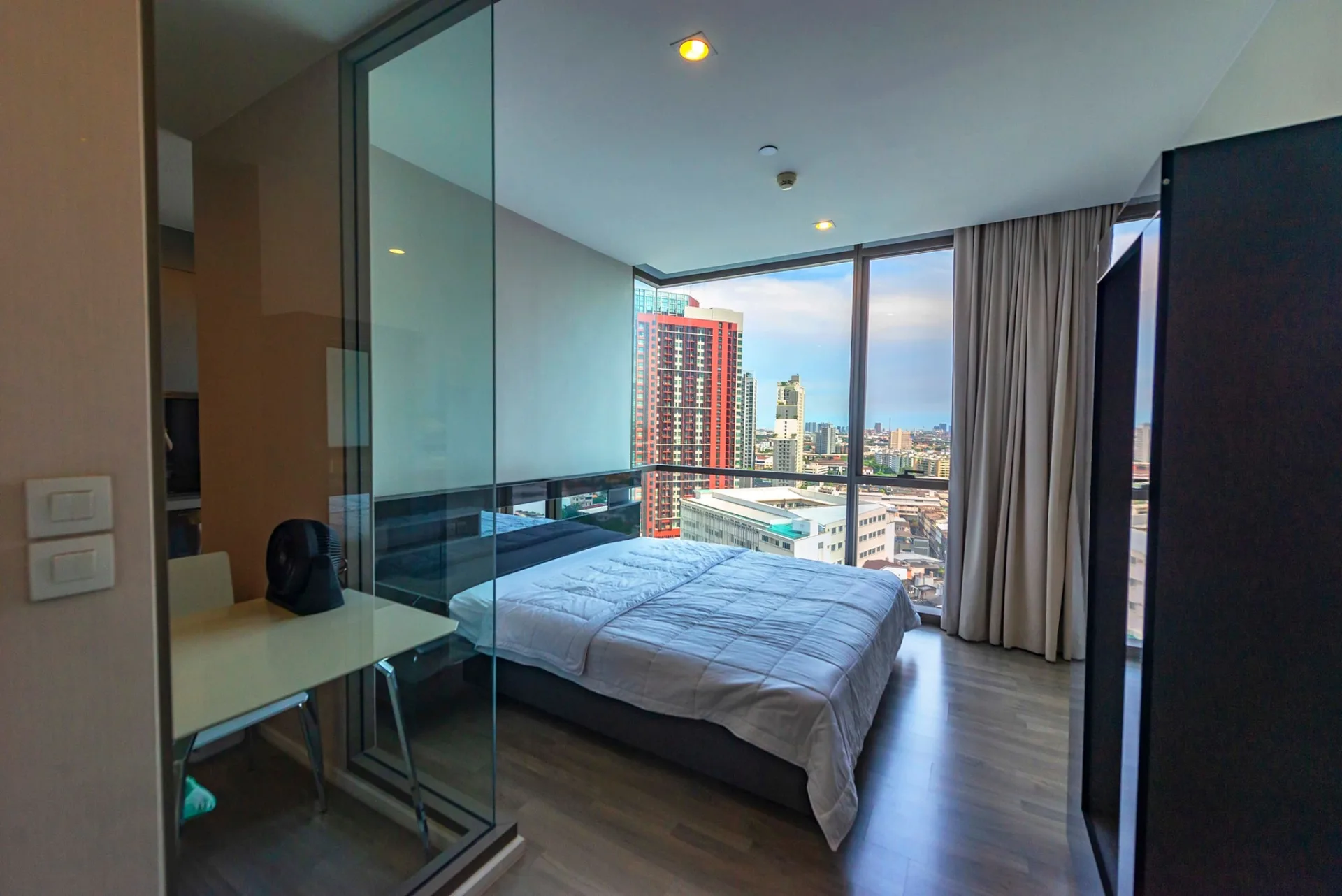 Property photos for The Room Sukhumvit 69