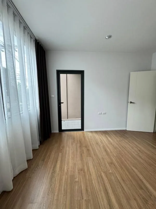 Property photos for Baan Klang Muang Rama 9