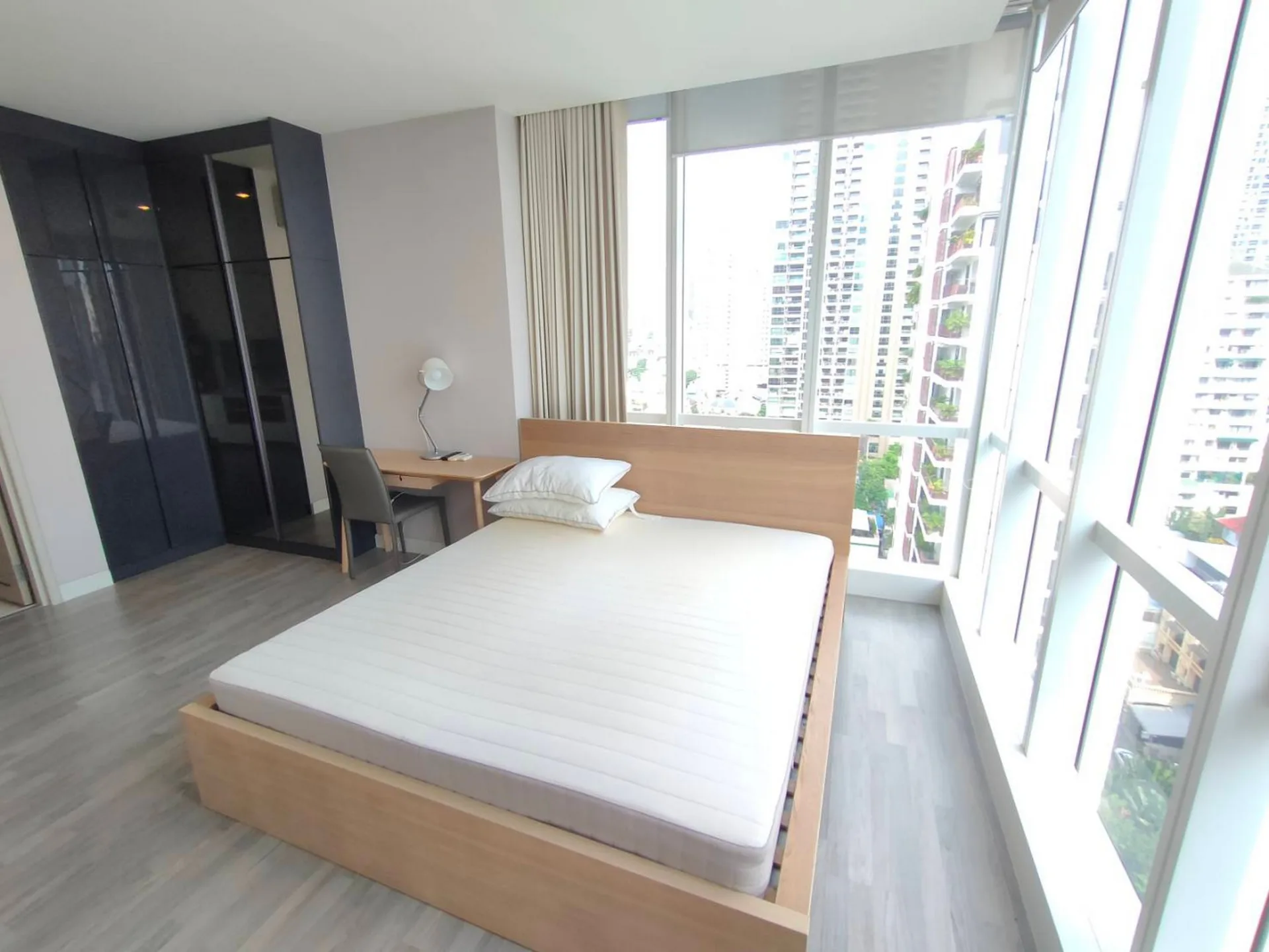Property photos for The room Sathorn - TanonPun