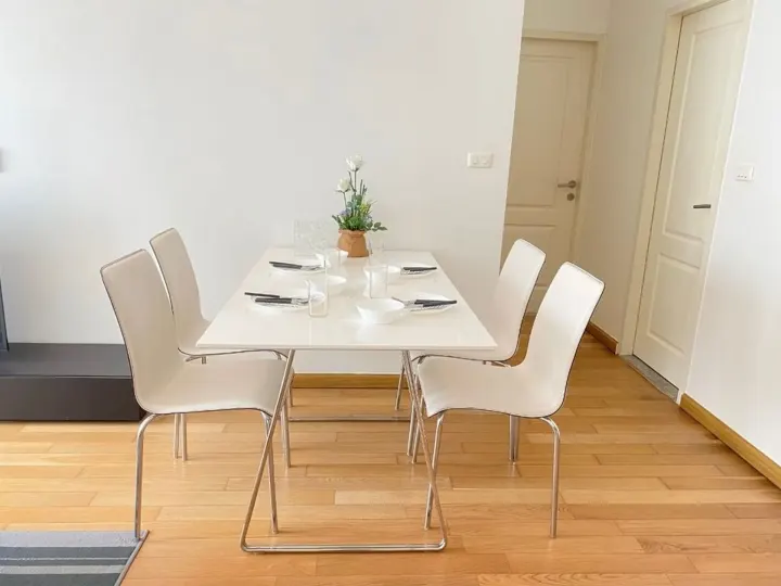 Property photos for Noble Refine