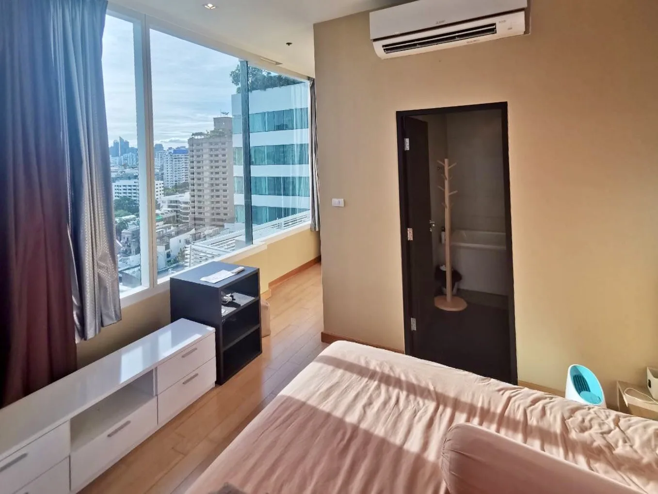 Property photos for Eight Thonglor Residence