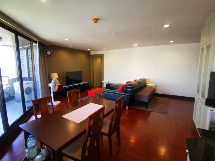 Property photos for Lake Avenue 16