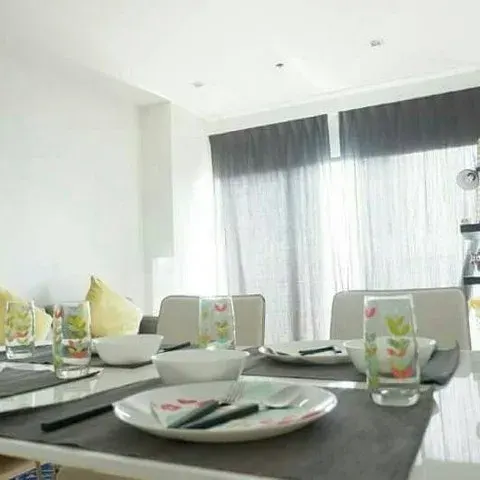 Property photos for Noble Refine