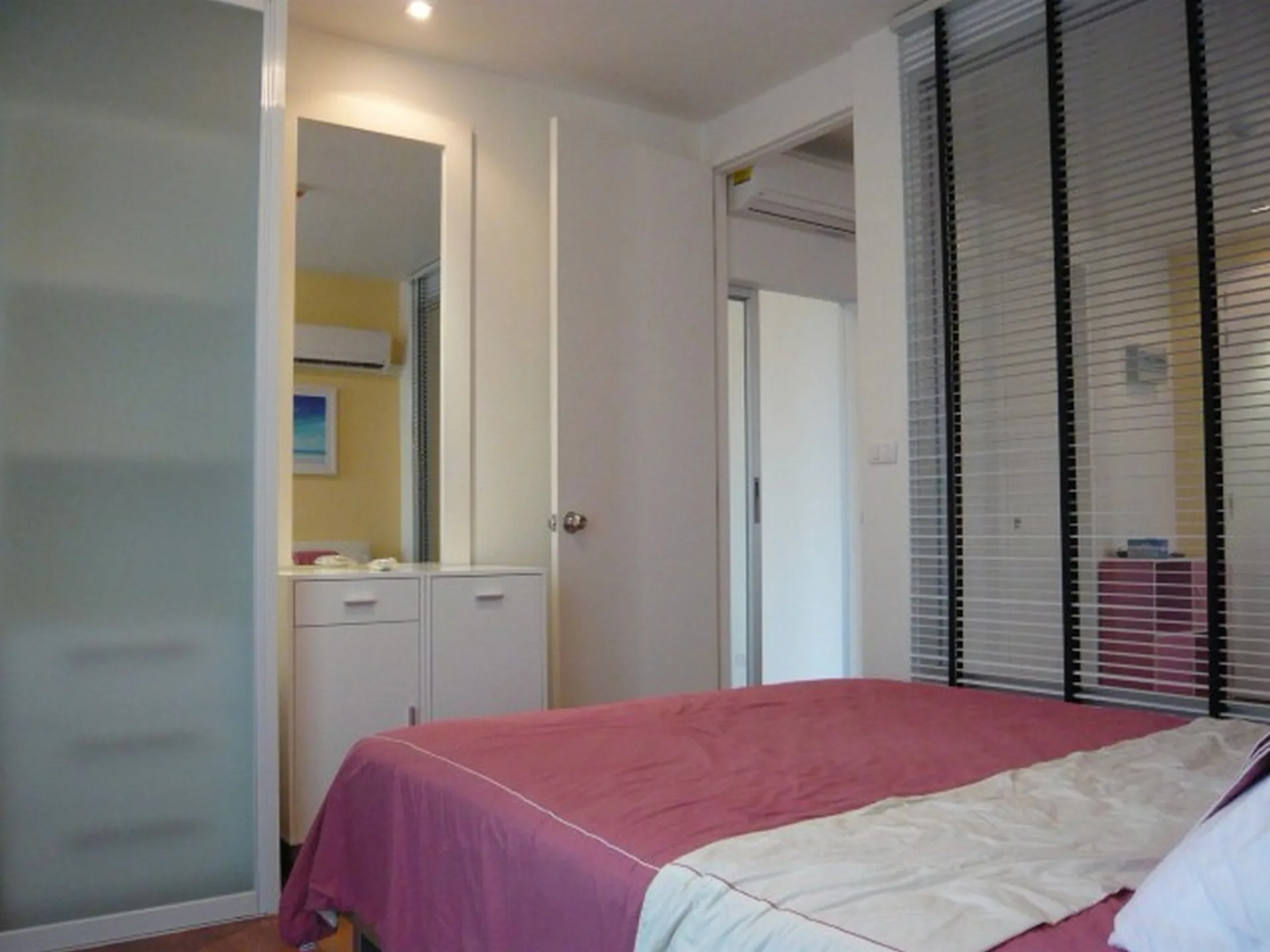 Property photos for The Parkland Taksin - Thapra