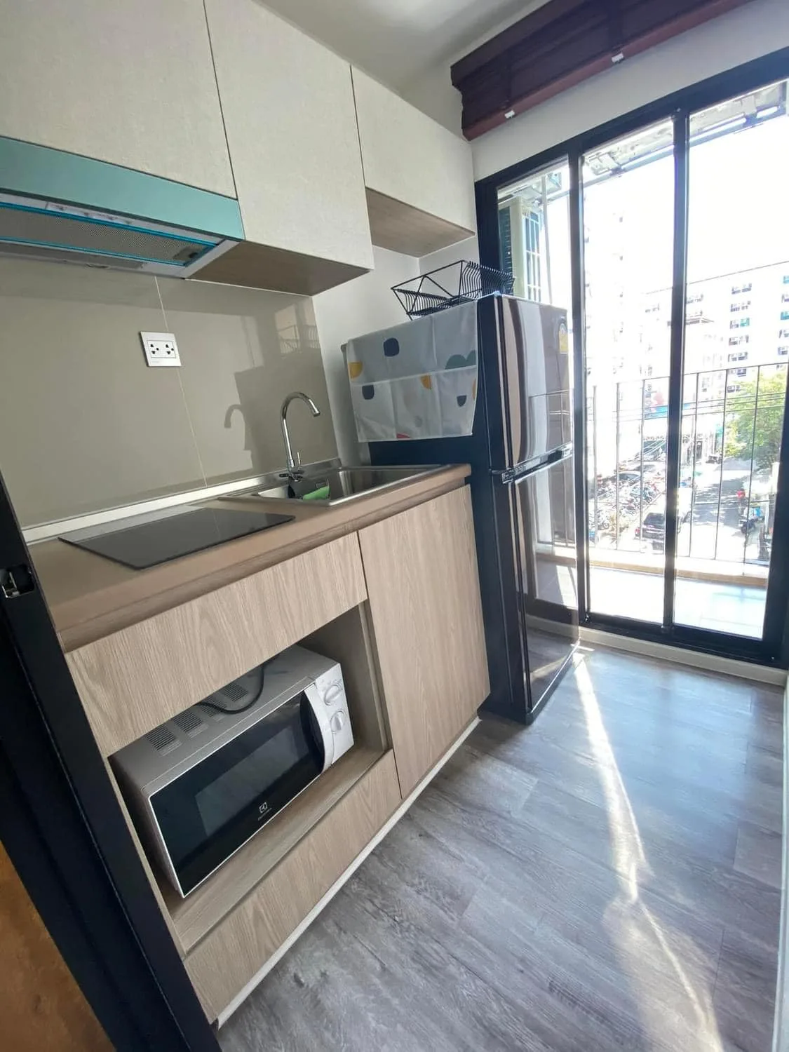 Property photos for Brown Condo Huaikwang