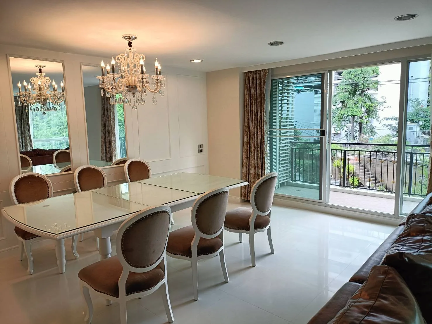 Property photos for The Crest Sukhumvit 24