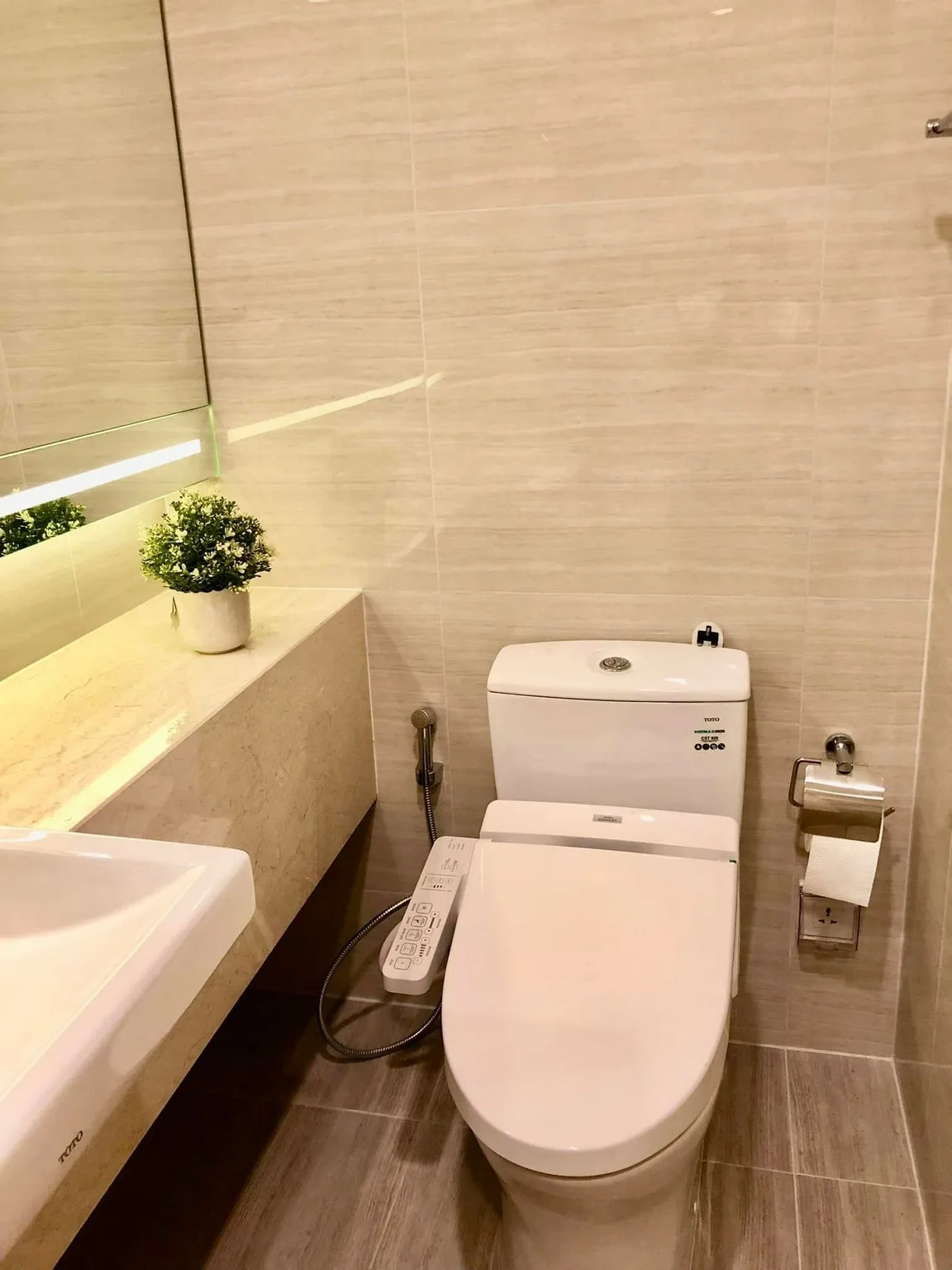 Property photos for Noble BE 33