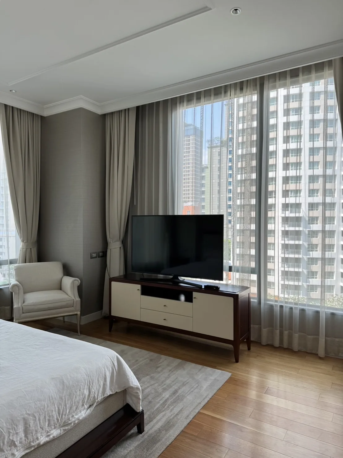 Property photos for Sindhorn Residence