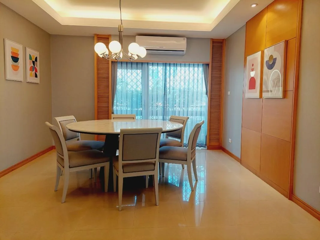 Property photos for Esmeralda Apartments