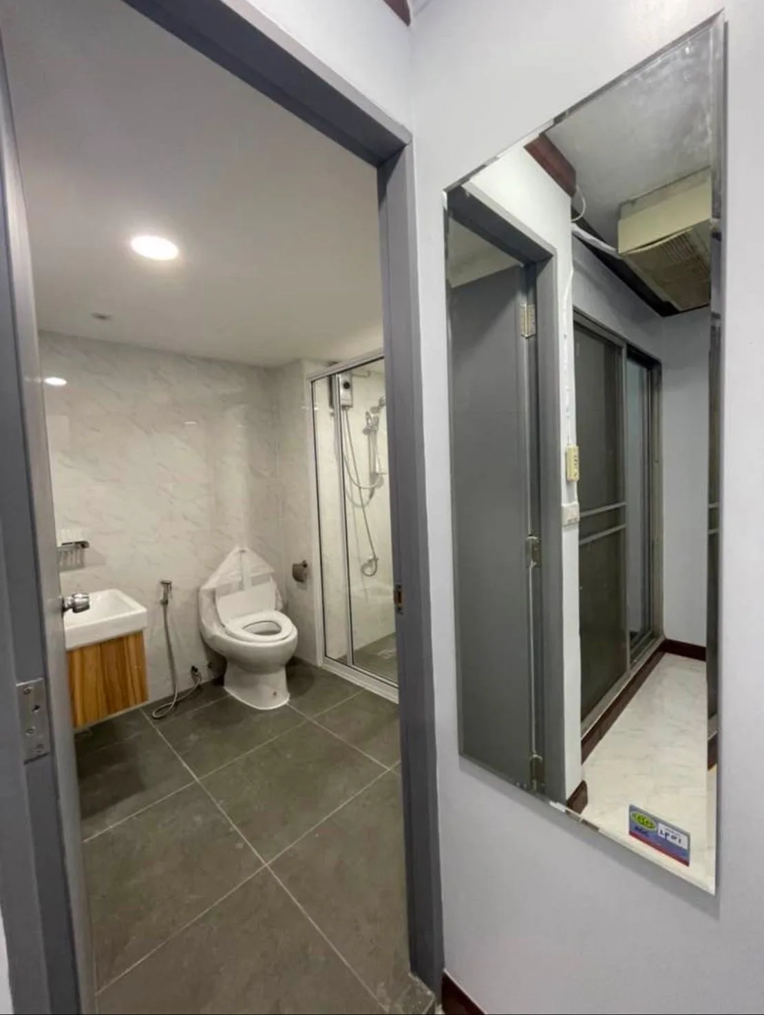 Property photos for 15 Suite